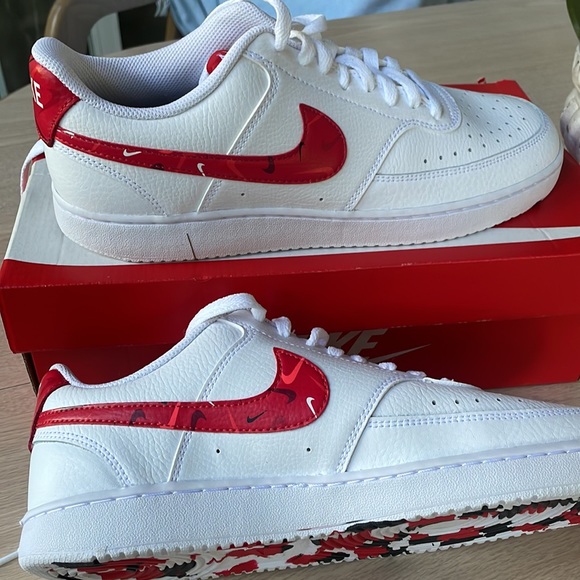 Men’s Nike tennis shoes 10.5 - Picture 5 of 5